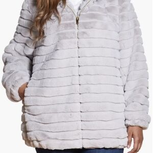 💋GALLERY Women's Faux Fur Striped Jacket - Gray💋